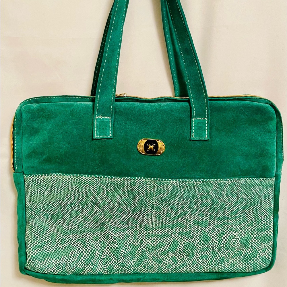 Eli’s Baage ~ Unisex multiple purpose personal & laptop bags.